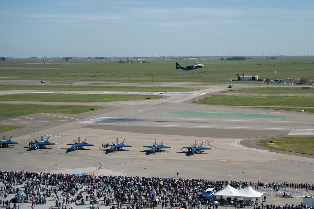 Travis AFB hosts Wings Over Solano air show, open house