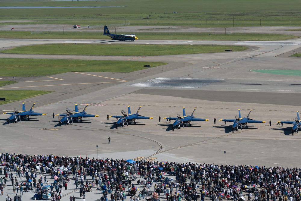 Travis AFB hosts Wings Over Solano air show, open house