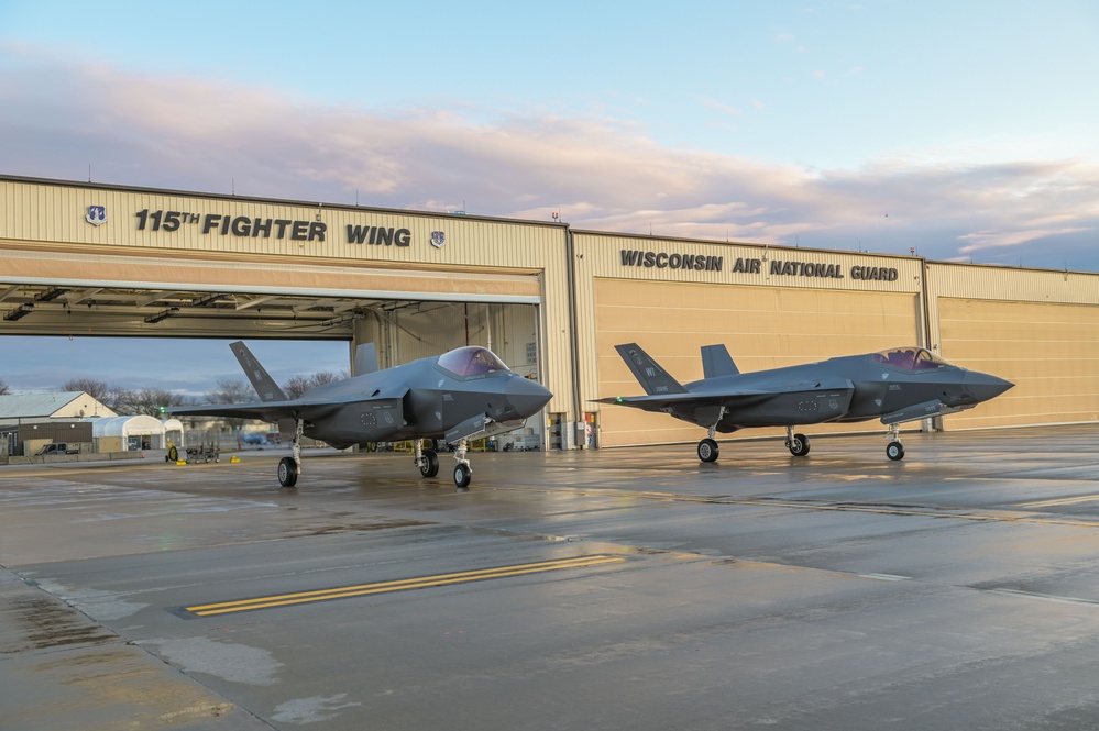 115th Fighter Wing conducts night flying operations