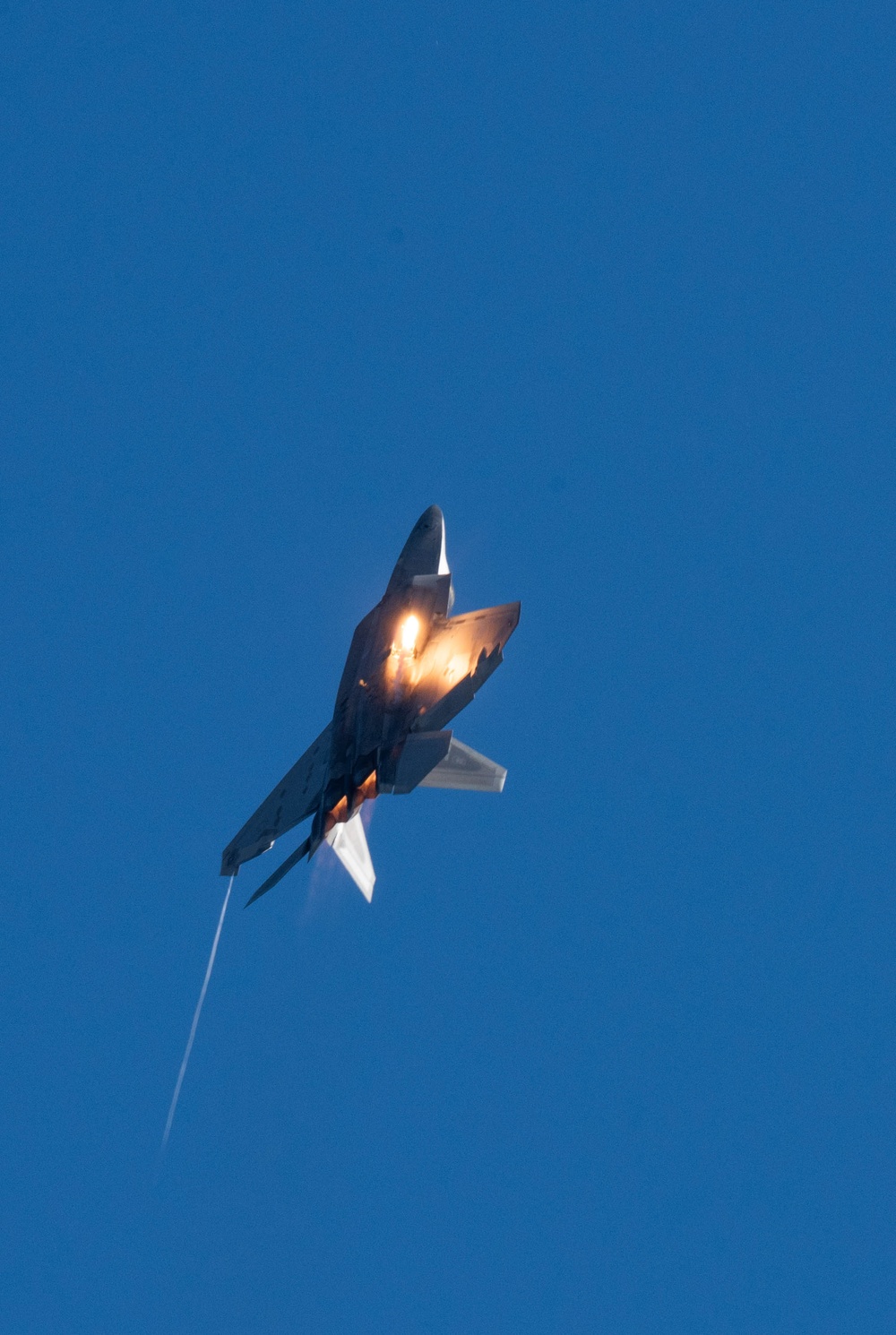 DVIDS - Images - Travis AFB host Wings Over Solano air show, open house  [Image 1 of 4]