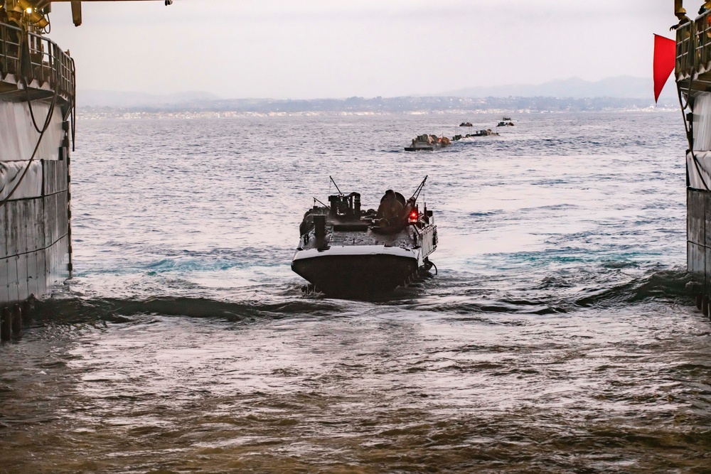 ACVs Embark USS Harpers Ferry for Integrated Training