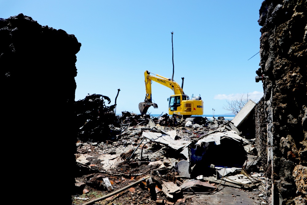 Debris removal within the area impacted by the Hawai’i Wildfires