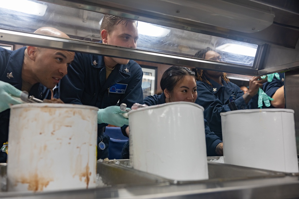 USS Higgins (DDG 76) Ice Cream Social