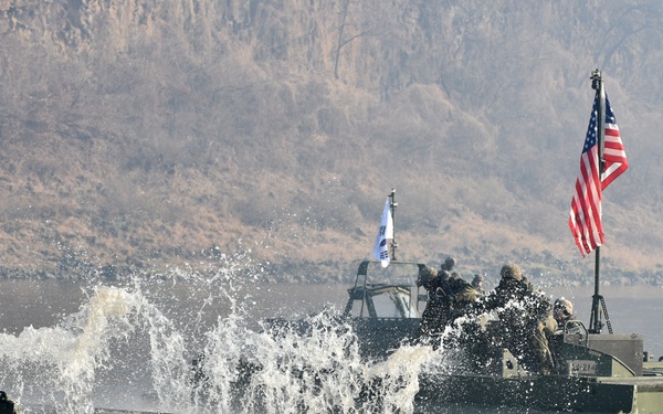 U.S. Army Engineers Complete Wet Gap Crossing with the ROK Army