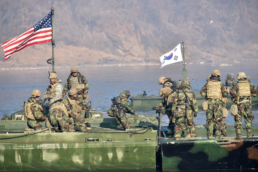 U.S. Army Engineers Complete Wet Gap Crossing with the ROK Army
