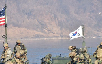 U.S. Army Engineers Complete Wet Gap Crossing with the ROK Army