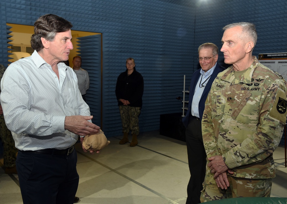 USAMRDC Commanding General visits NAMRU San Antonio