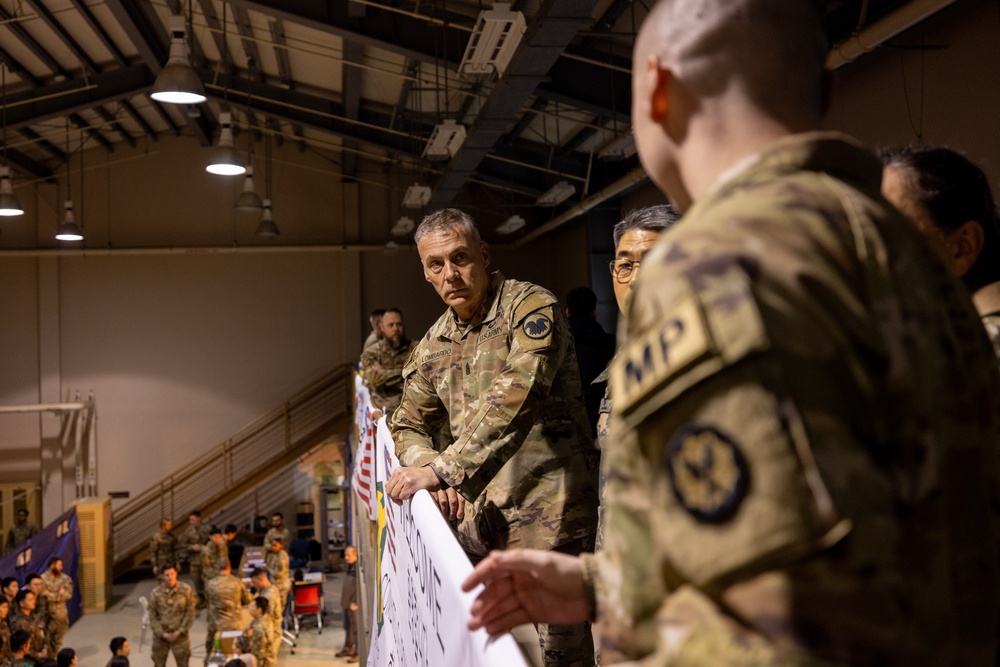 The Senior Enlisted Leader of the Army Reserve Visits the 200th Military Police in South Korea