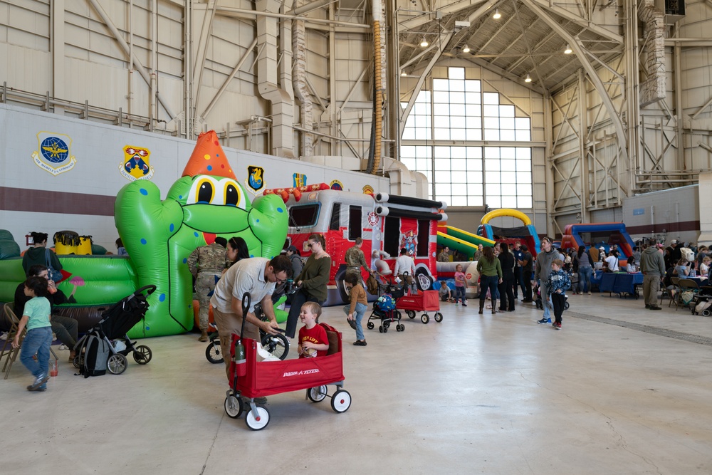 Travis AFB hosts Wings Over Solano air show, open house