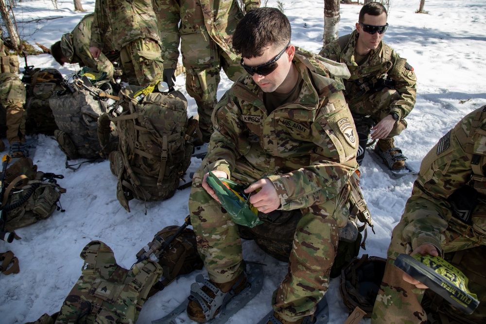 U.S. Soldier Tries Norwegian Ration