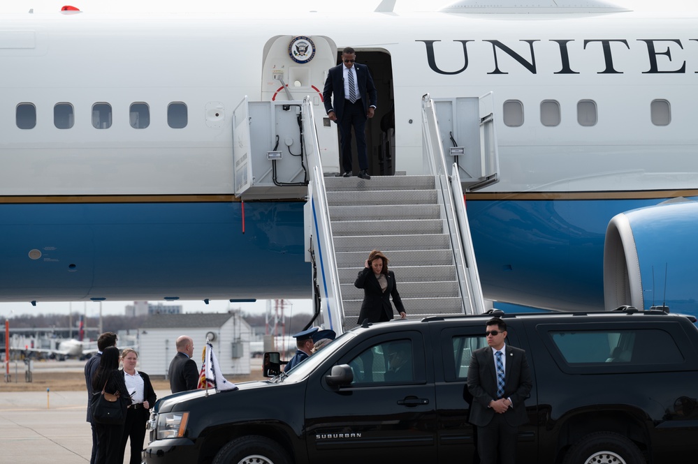 VPOTUS Visits 934th Airlift Wing