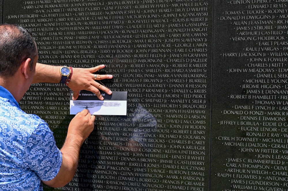 Visitors of the Vietnam Veterans Memorial