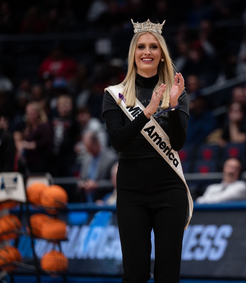 Miss America Cheers STEM Students at First Four