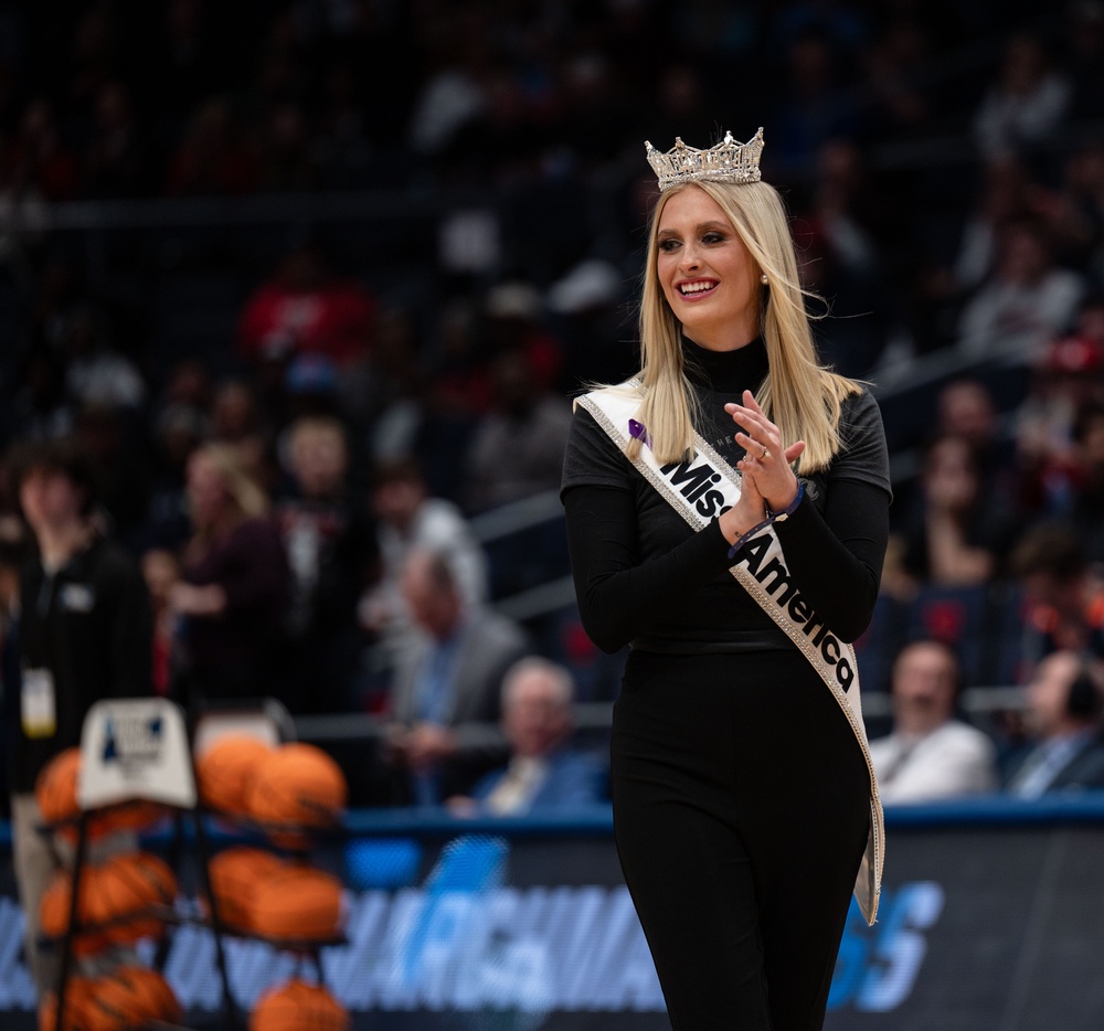 Miss America Cheers STEM Students at First Four