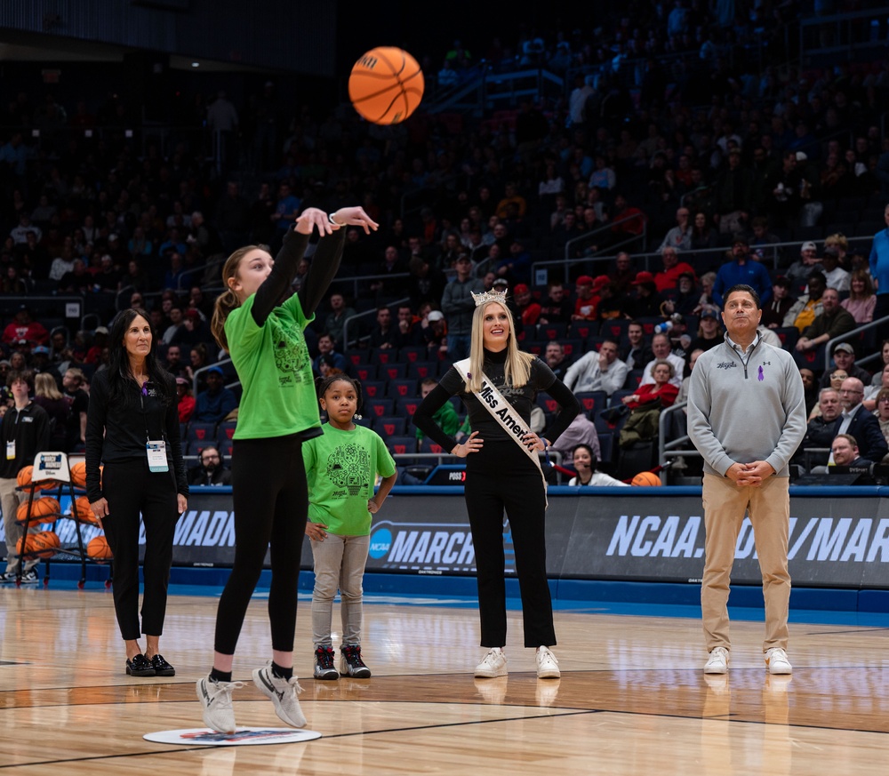 Miss America Cheers STEM Students at First Four