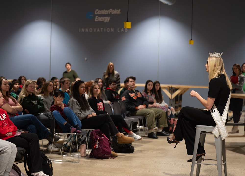 Miss America Visits Dayton STEM School