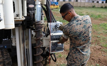 Expeditionary Airfield Marines with MWSS-174