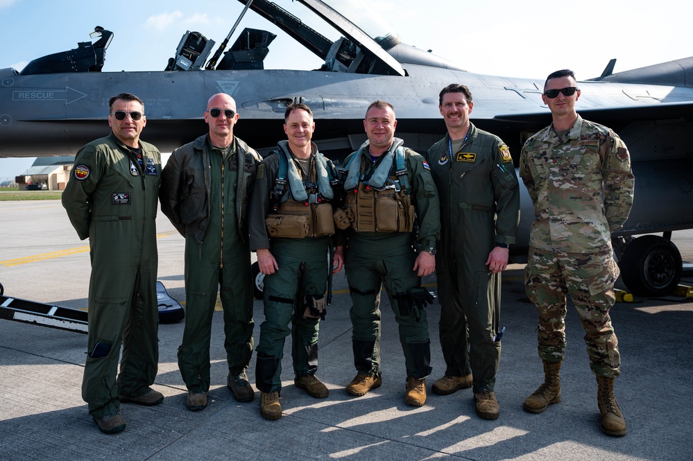 Brig. Gen. Michael Križanec visits Aviano