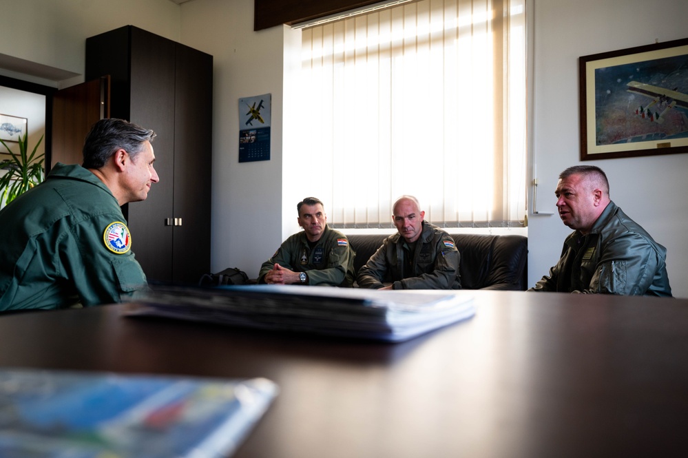 Brig. Gen. Michael Križanec visits Aviano