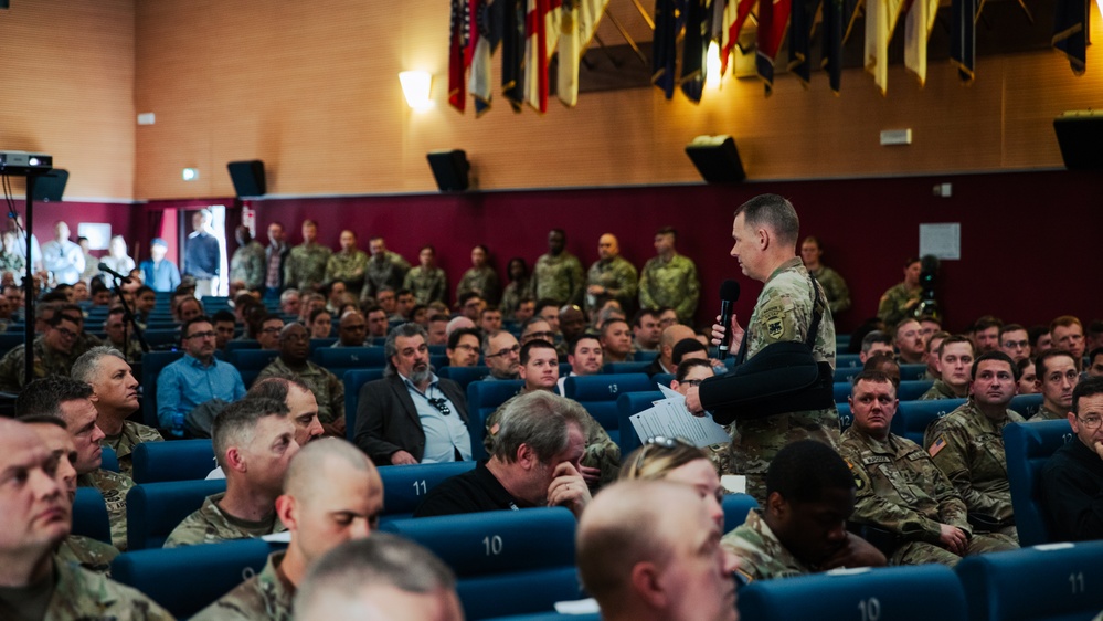 SETAF-AF hosts an All Hands event