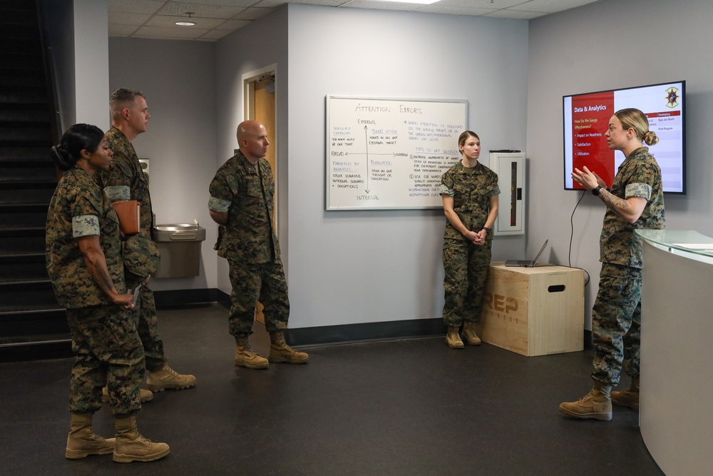 Commanding Generals Visit 2nd Marine Logistics Group
