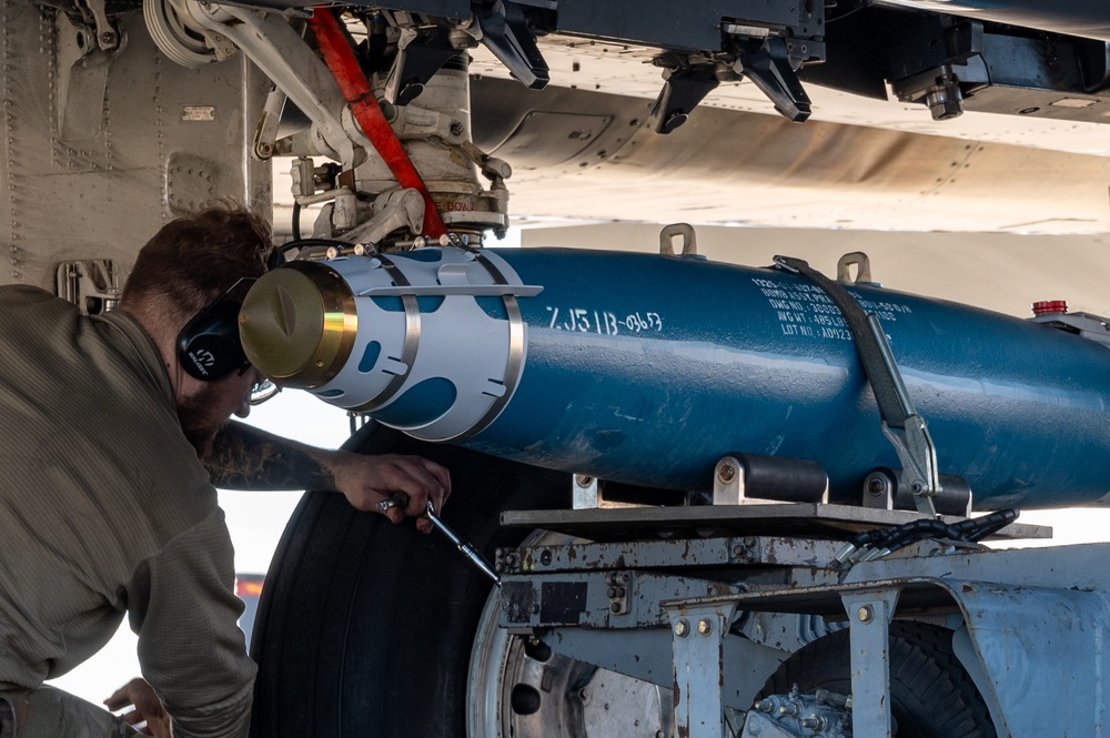 DVIDS - Images - Airmen load GBU-38s on F-15E Strike Eagle during Red ...