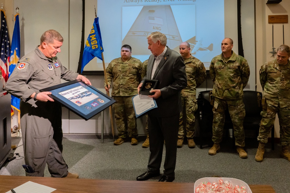 Governer Mike Parson visits 139th Airlift Wing