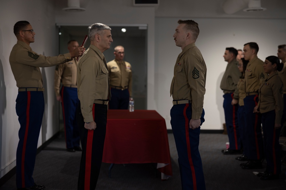 Assistant Commandant of the Marine Corps and Sergeant Major of the Marine Corps visit Recruiting Station Chicago