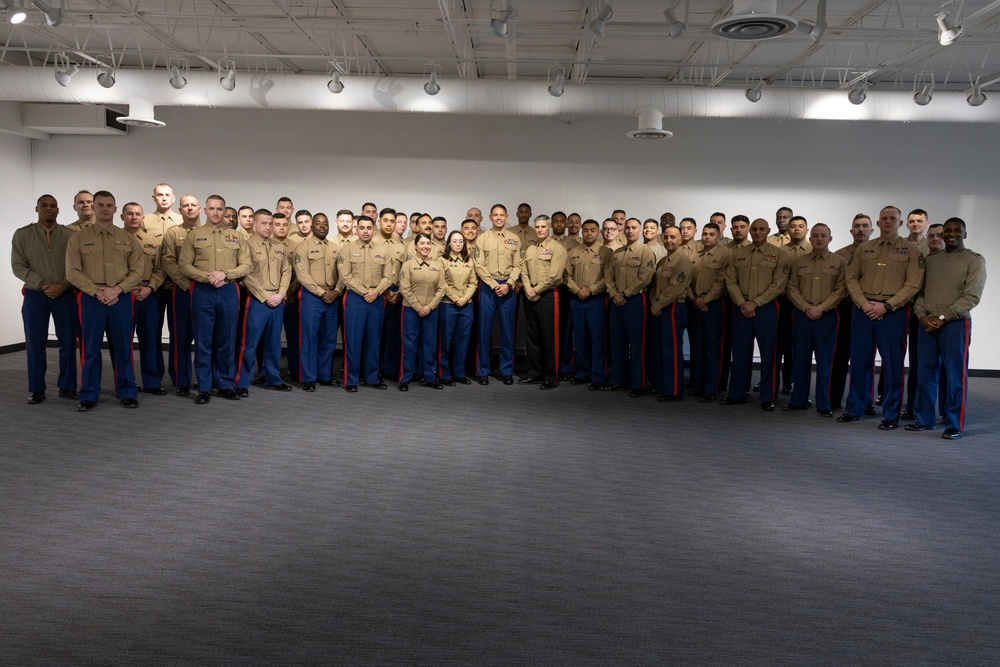 Assistant Commandant of the Marine Corps and Sergeant Major of the Marine Corps visit Recruiting Station Chicago