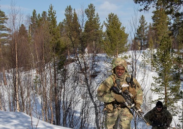 U.S. Soldiers Move into Position