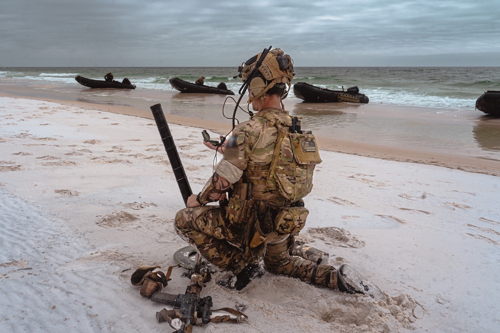 7th Special Forces Group (Airborne) Green Berets perform Maritime Operations Training