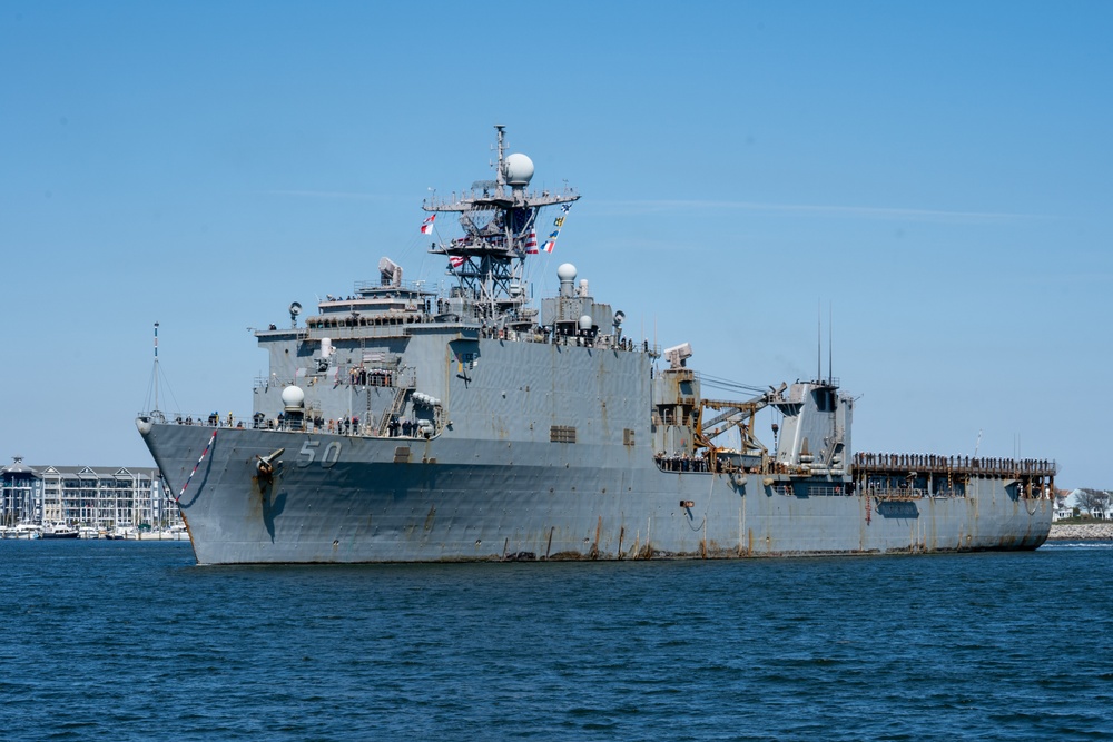 USS Carter Hall Returns to Joint Expeditionary Base Little Creek-Fort Story