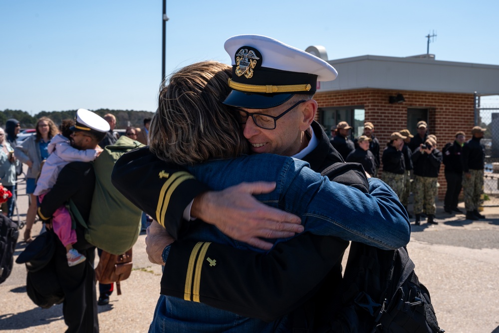 USS Carter Hall Returns to Joint Expeditionary Base Little Creek-Fort Story