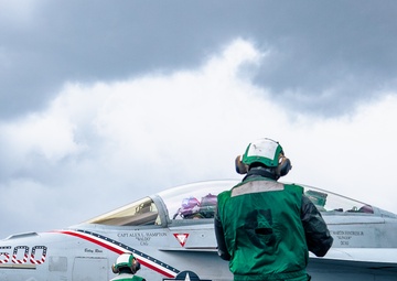 USS George Washington Conducts Flight Operations in the Atlantic Ocean