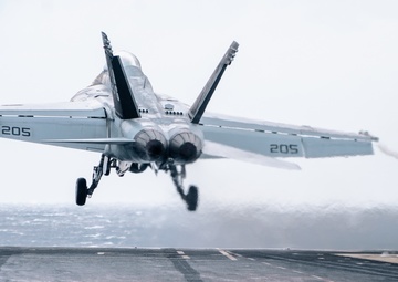 USS George Washington Conducts Flight Operations in the Atlantic Ocean