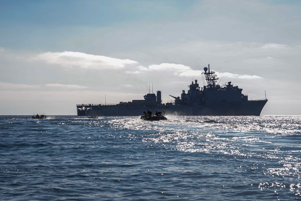 Amphibious Operations Aboard USS Harpers Ferry (LSD 49)