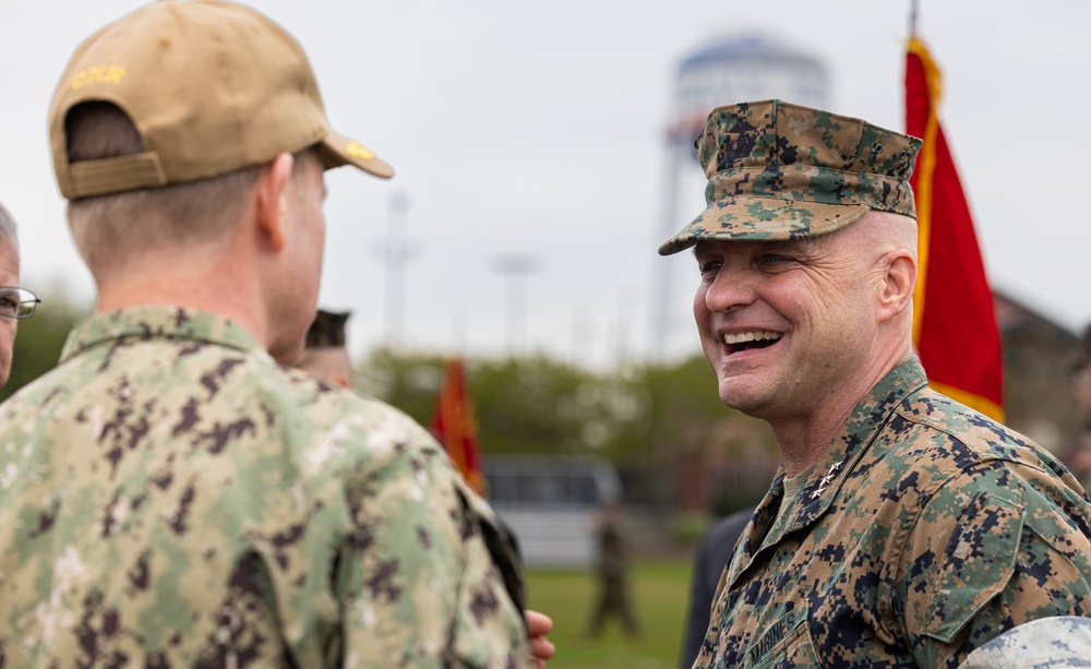 Proud legacy continues: Marine Forces Reserve and Marine Forces South change of command ceremony