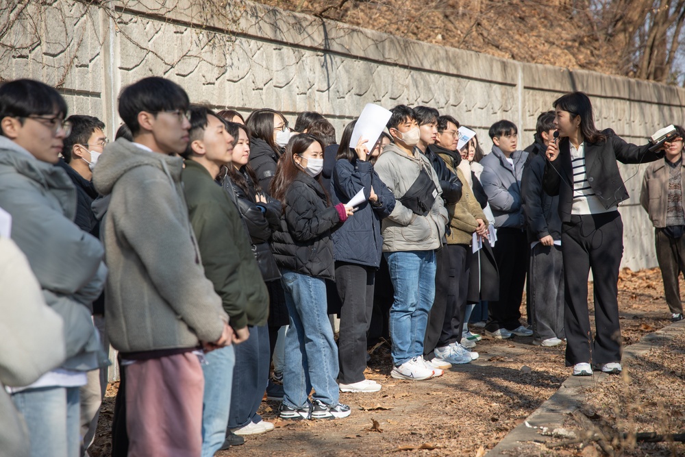 USAG Yongsan-Casey hosts historical tour