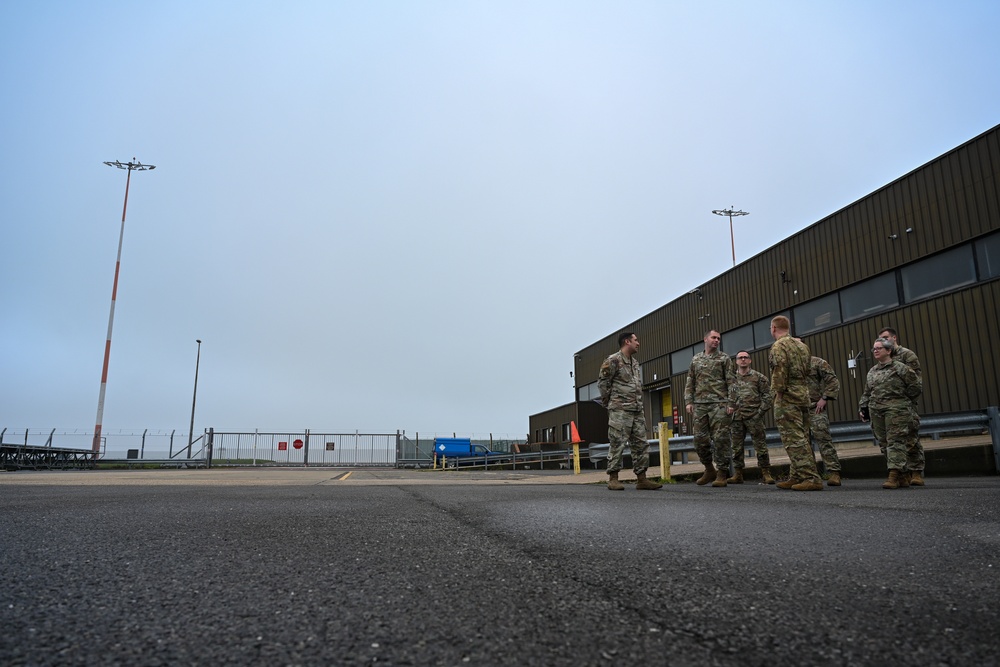 521 AMOW/CD travels to RAF Mildenhall to visit 727 AMS