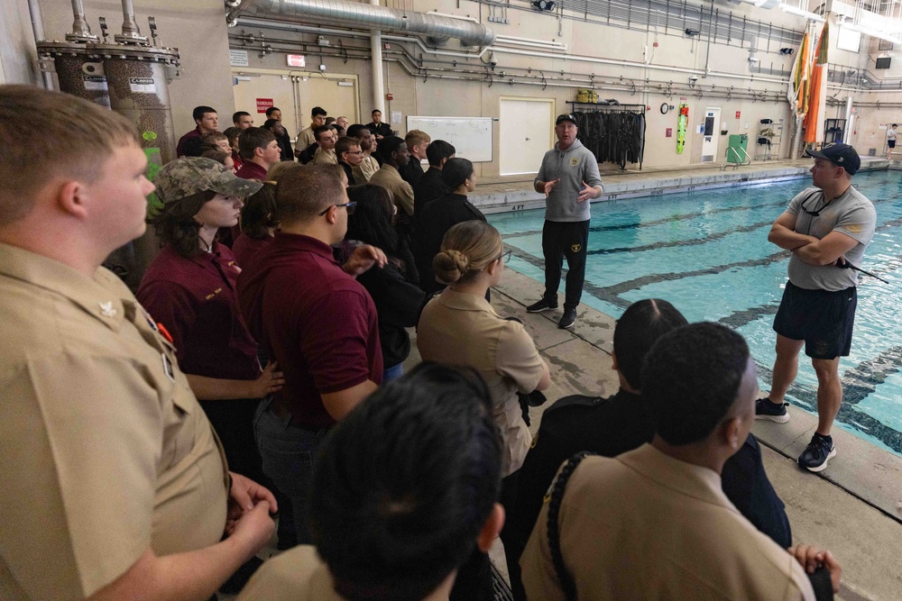 NJROTC Tours Rescue Swimmer School