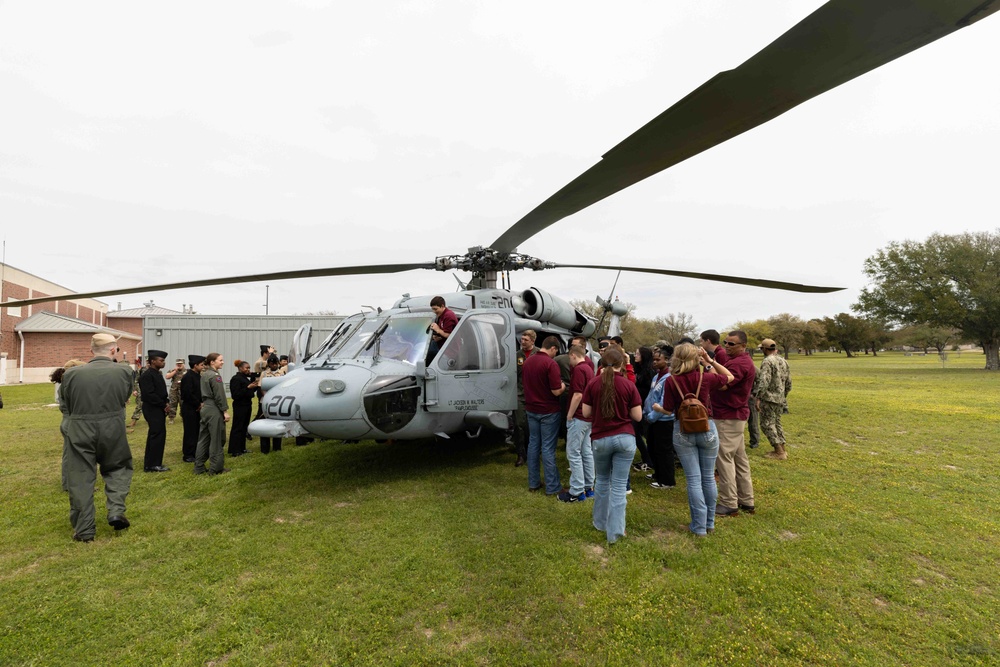 NJROTC Tours Rescue Swimmer School