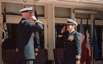 USVDIV One Holds Change of Command Ceremony