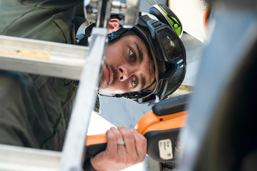 VMM-165 (Rein.) Resumes MV-22B Flight Operations