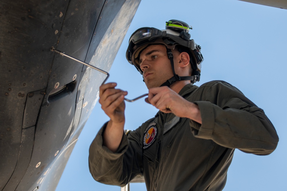 VMM-165 (Rein.) Resumes MV-22B Flight Operations