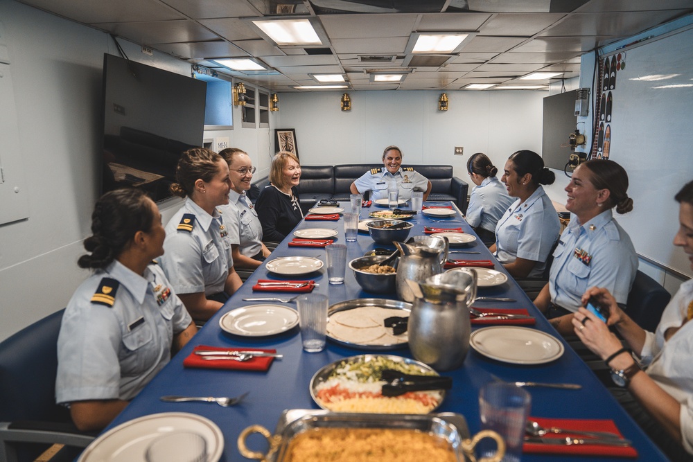 DVIDS - Images - U.S. Coast Guard Cutter Harriet Lane makes port call ...