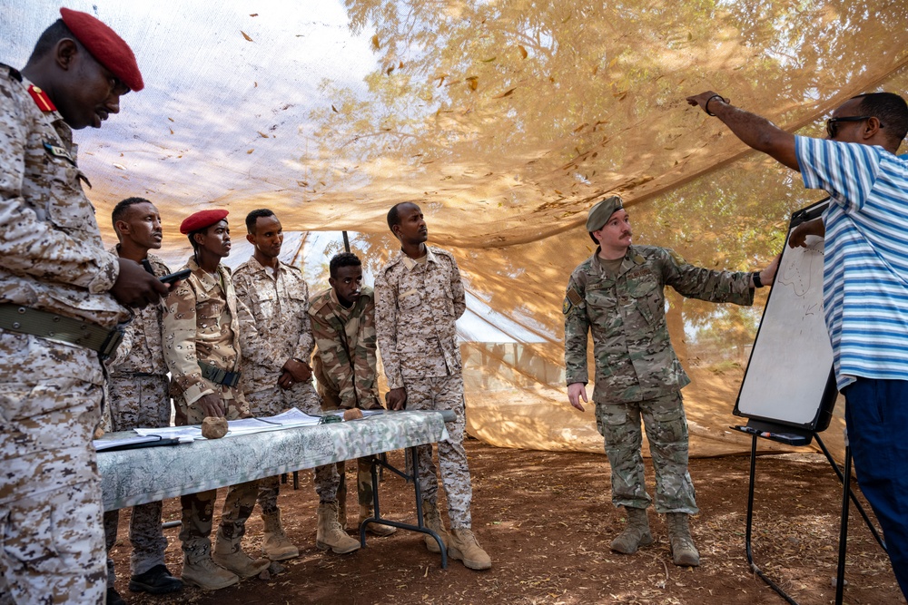 SERE specialists sharpen FAD’s land navigation skills