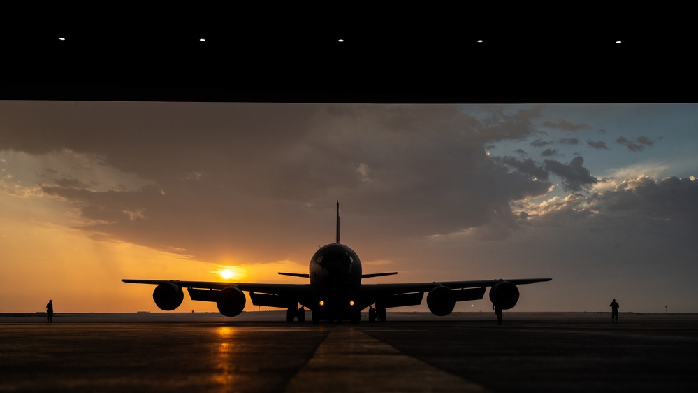 Maintenance Airmen tow KC-135