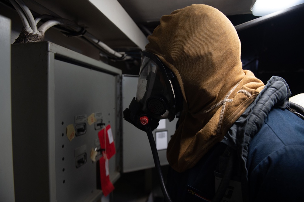 USS Ronald Reagan (CVN 76) Sailors conduct flying squad drill