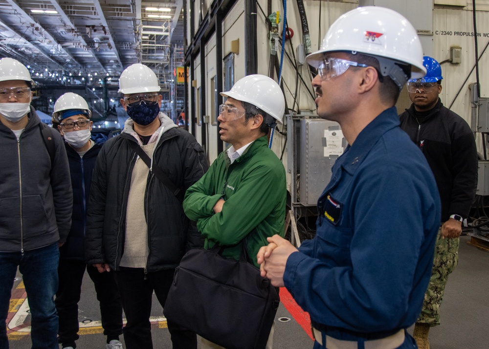 USS Ronald Reagan (CVN 76) hosts tour for members of the Tokyo Metropolitan Police Department