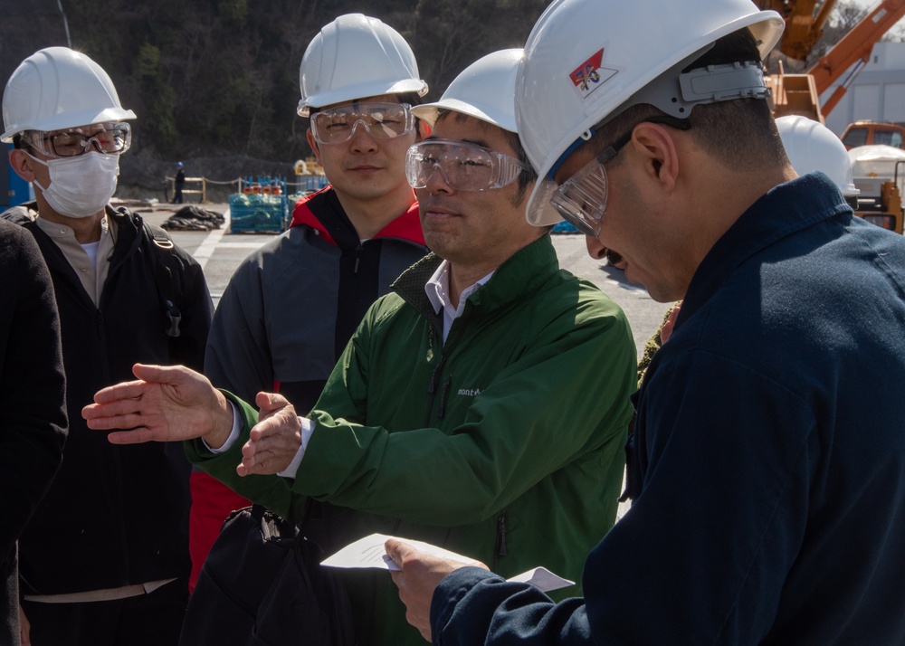 USS Ronald Reagan (CVN 76) hosts tour for members of the Tokyo Metropolitan Police Department